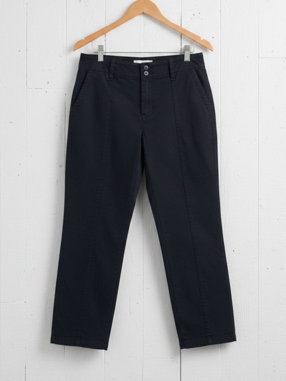 Lee Women’s Mid-Rise 23” Capri Pants, Black, Size 2 (NEW)